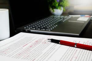 Relecture, révision et correction de documents d'entreprise